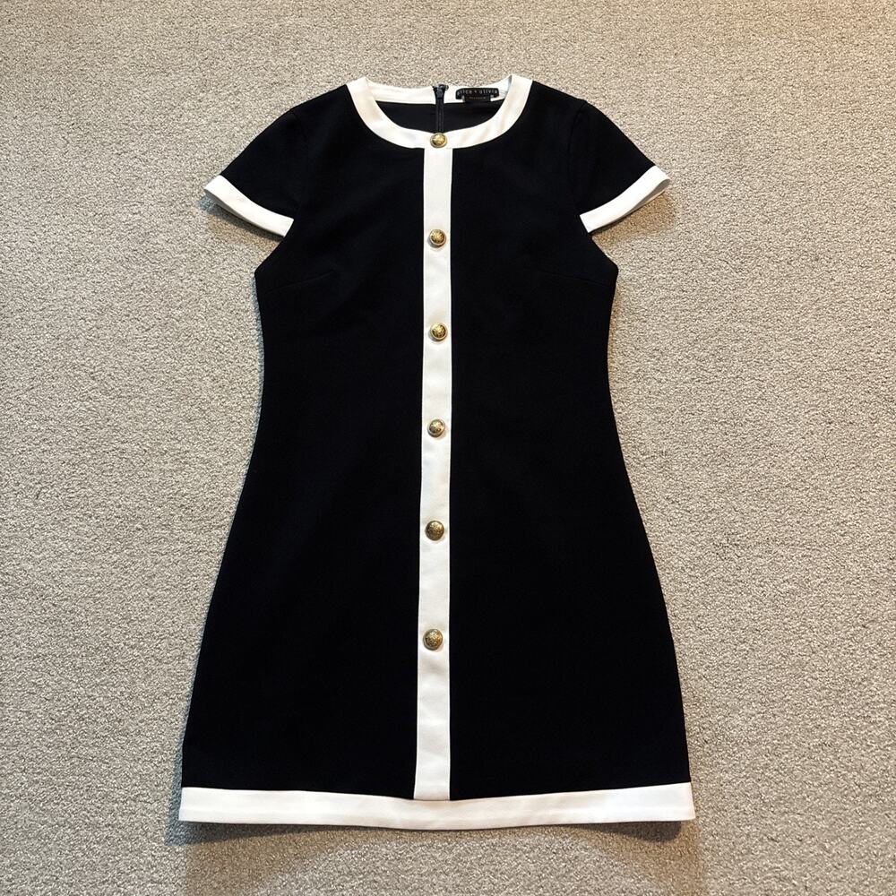 Alice + Olivia Coley Mini Shift Dress in Black & Off White Women 6 Gold Buttons
